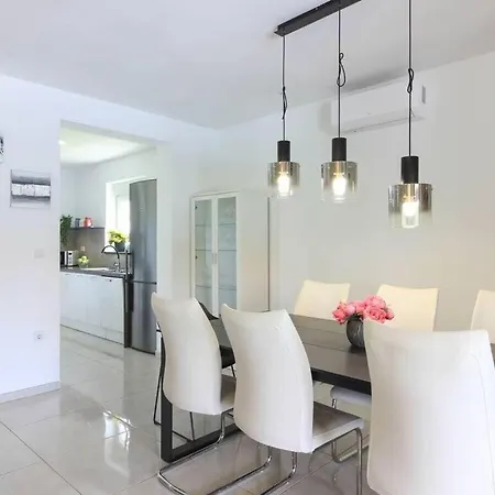 Ketrin Comfortable Holiday Сasa de vacaciones Šišan