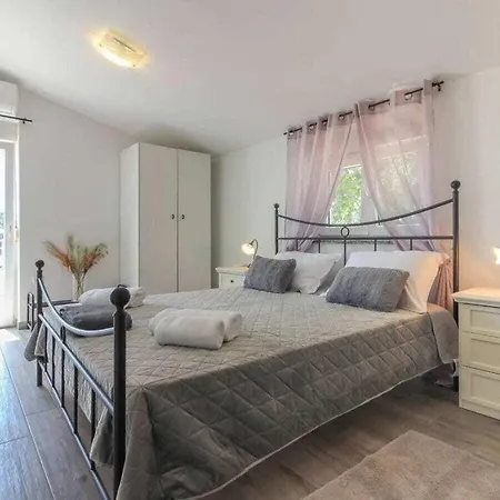 Ketrin Comfortable Holiday Holiday home