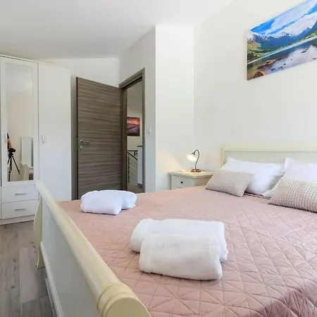 Ketrin Comfortable Holiday Šišan