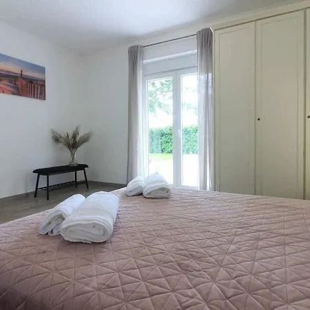 Ketrin Comfortable Holiday