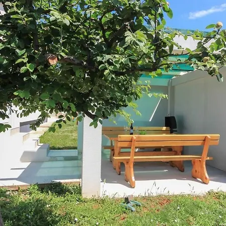 Ketrin Comfortable Holiday
